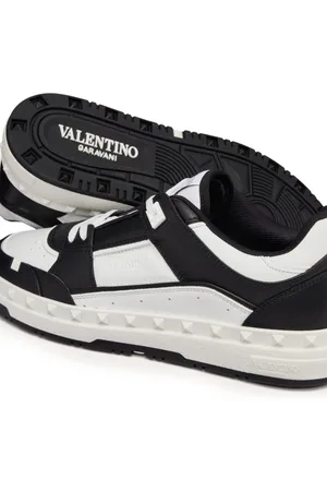 VALENTINO GARAVANI Freedots Leather Sneakers