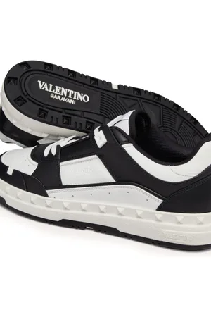 VALENTINO GARAVANI Freedots Sneakers