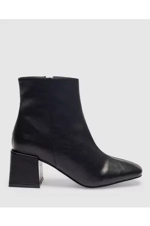 Ravella Taxi - Boots Taxi
