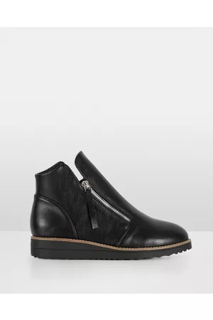Vybe Tribute - Wedge Boots Tribute