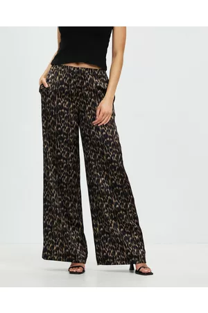 Wide Leg Pants in the color Black for women - Shop your favorite