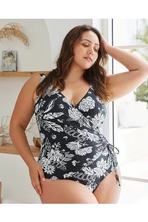 Swimsuits & One Piece Swim in the color Black for women