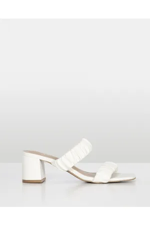 Vybe Edina - Heels Edina