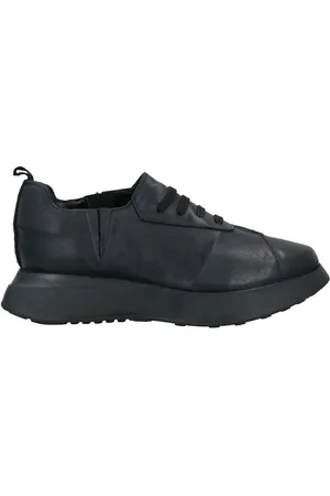 1725.A Sneakers