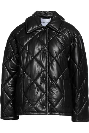 Stand Studio Puffers