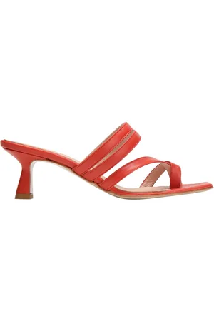 8 Thong sandals