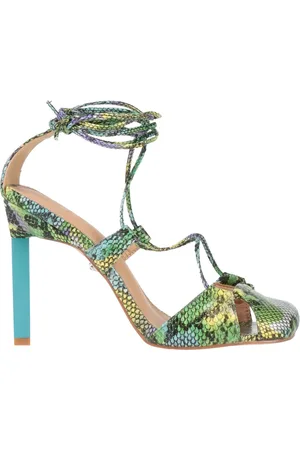Twenty Fourhaitch Pumps