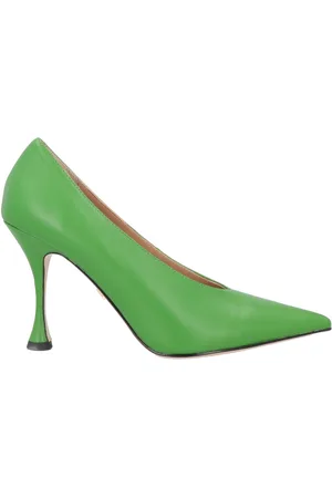 Lola Cruz Pumps