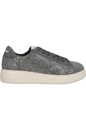 Lola Cruz Sneakers