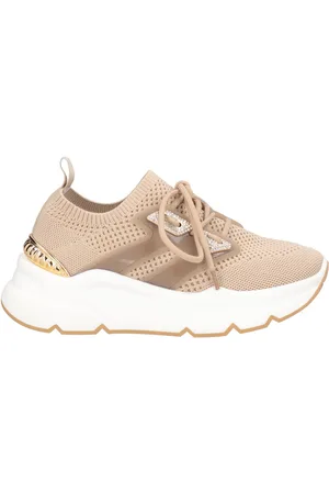 Emanuélle vee Sneakers