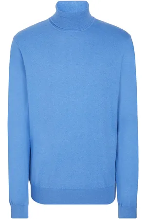 8 Turtlenecks