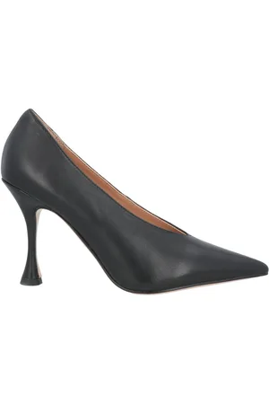 Lola Cruz Pumps