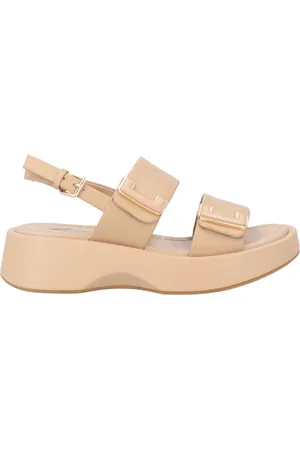 Emanuélle vee Sandals
