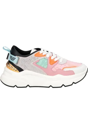 Emanuélle vee Sneakers