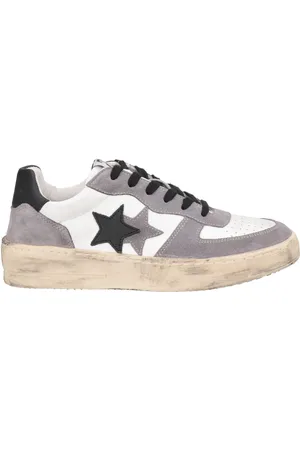 2STAR Sneakers