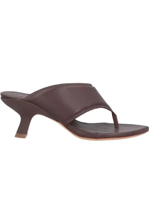 vic matiè Thong sandals