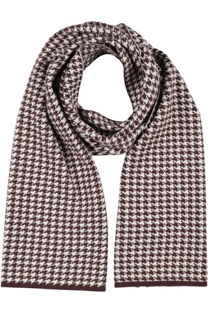 Closed Scarves