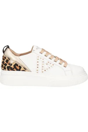 Emanuélle vee Sneakers