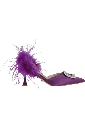 Twenty Fourhaitch Pumps