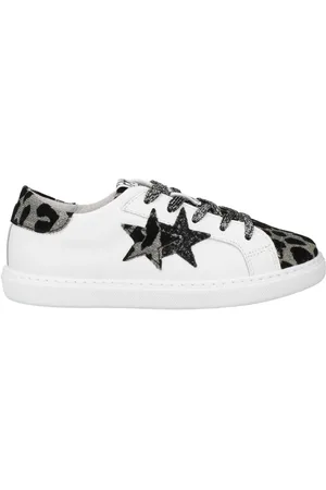 2STAR Sneakers