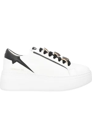 Emanuélle vee Sneakers