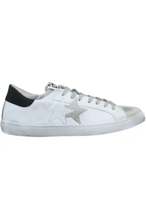 2STAR Sneakers