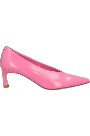 HALMANERA Pumps