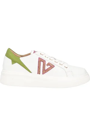 Emanuélle vee Sneakers