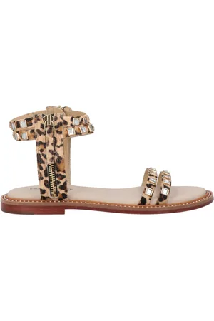 Emanuélle vee Sandals