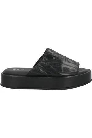 Moma Sandals