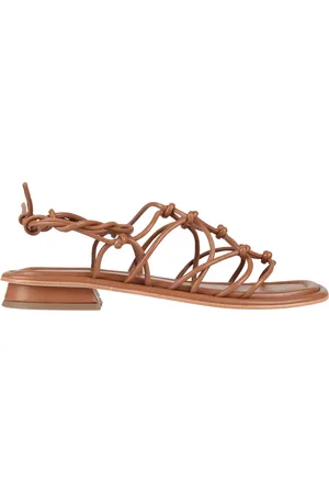 Emanuélle vee Sandals